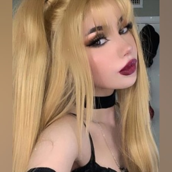 Uniwigs Dreamy Sand Sandy Blonde Long Straight Synthetic Lace Front Wig - Picture 2 of 7